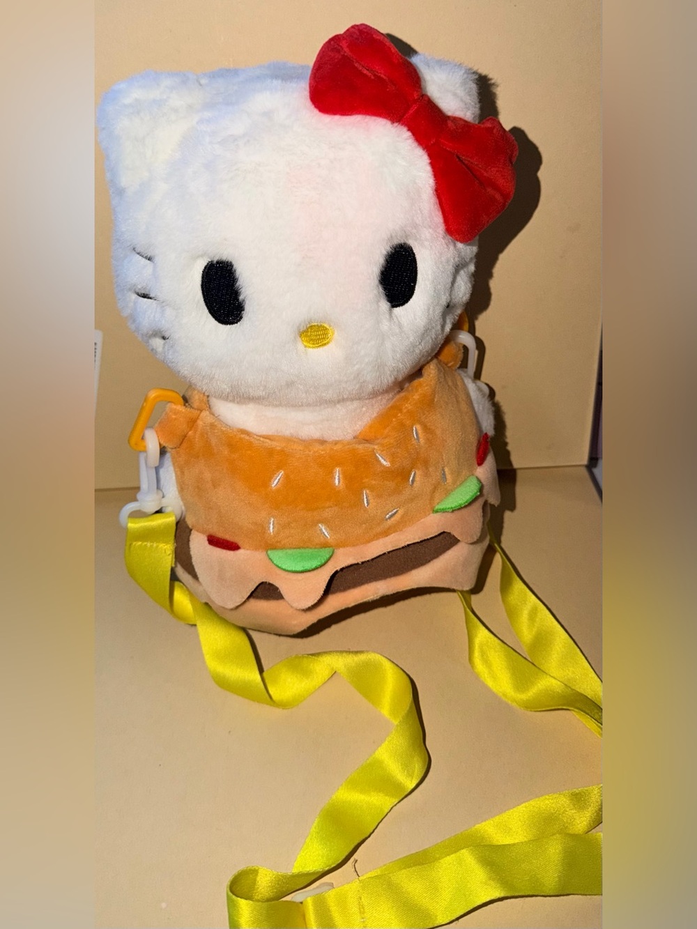🍔NWOT Hello Kitty Plush Burger Bag